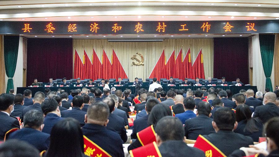 02 灵铝获纳税超亿元1.jpg